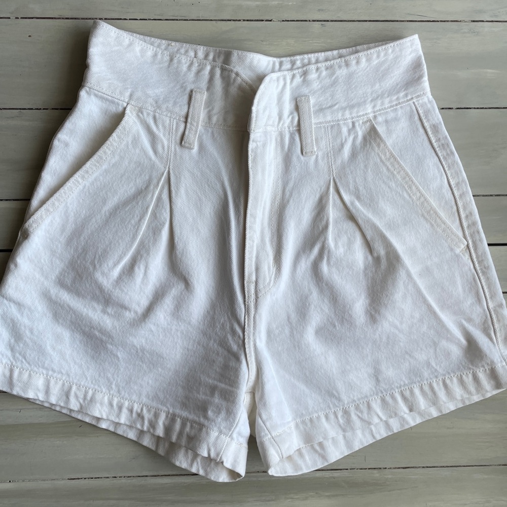 Levi’s white denim pleated shorts, culotte